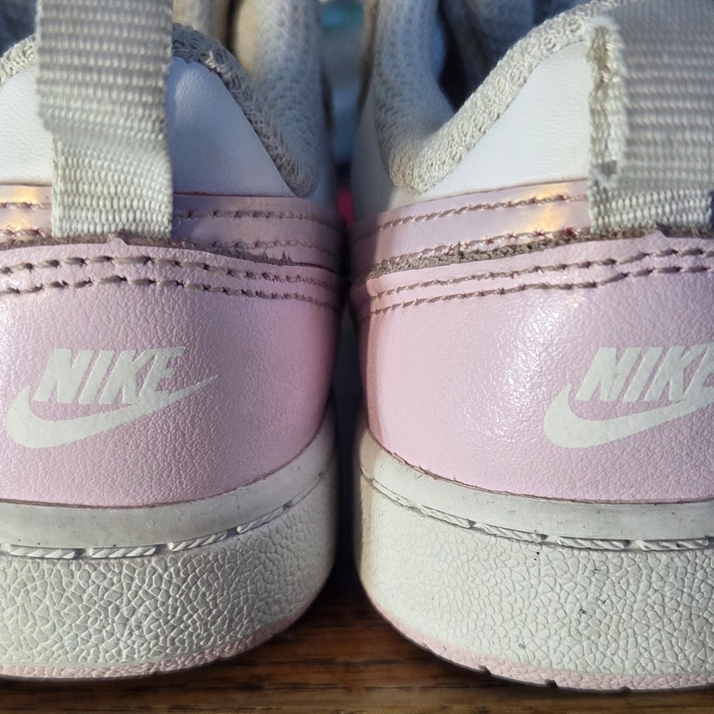 Nike Girls Court Borough Low Size 9C Pink White Shoes Slip On - Picture 3 of 9